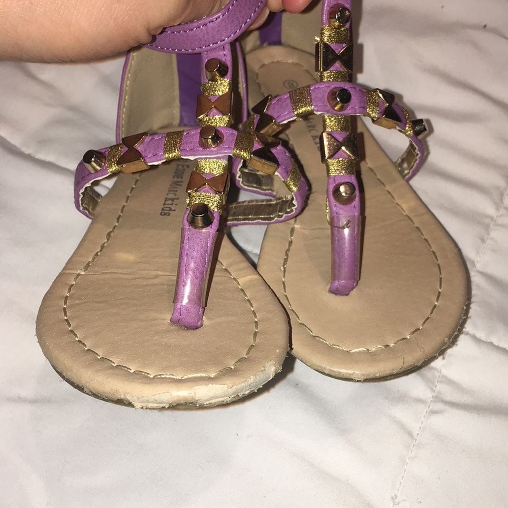 Girls size 8 sandals - Picture 3 of 5